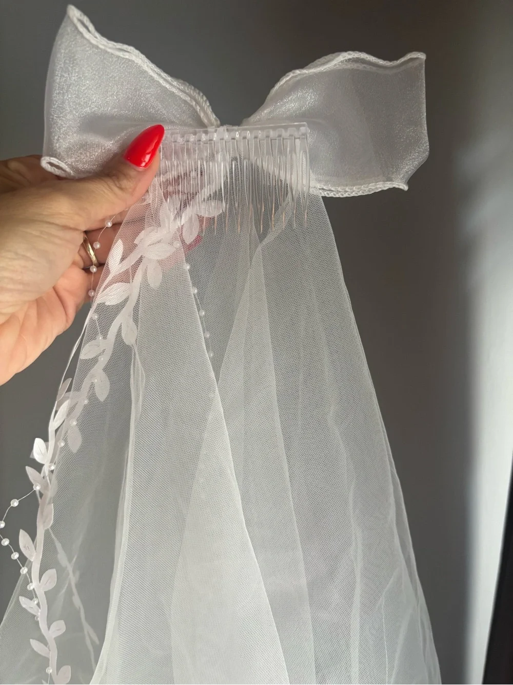Sheer White Bridal Bow Veil with Leaf Trim